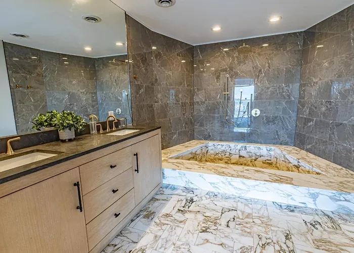 Luxury Living And Skyline Views At Our Grandview Retreat Apartment Pittsburgh