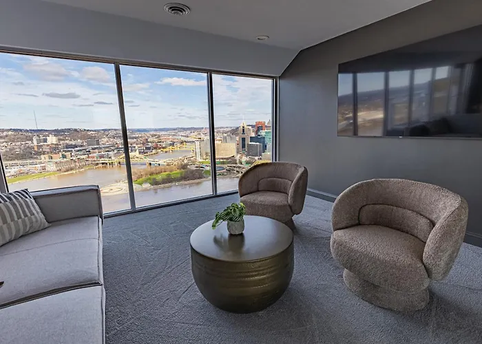 Luxury Living And Skyline Views At Our Grandview Retreat