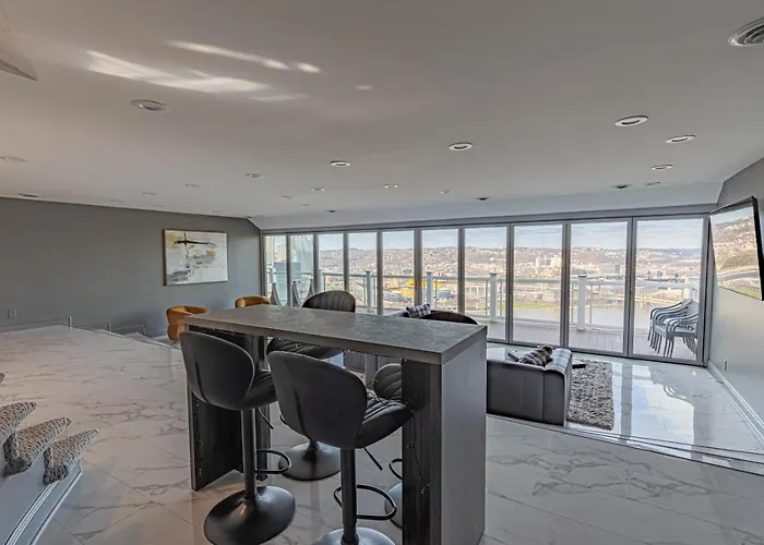 Apartment Luxury Living And Skyline Views At Our Grandview Retreat *