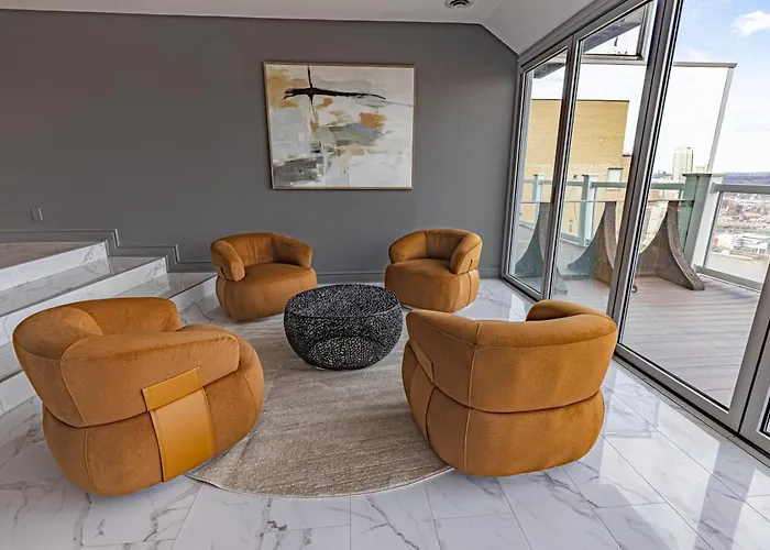 Apartment Luxury Living And Skyline Views At Our Grandview Retreat *