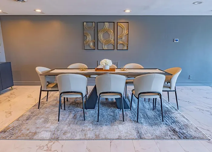 Luxury Living And Skyline Views At Our Grandview Retreat *