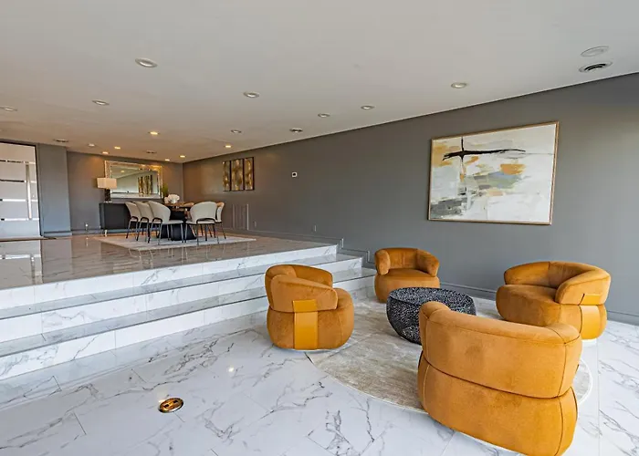 Luxury Living And Skyline Views At Our Grandview Retreat
