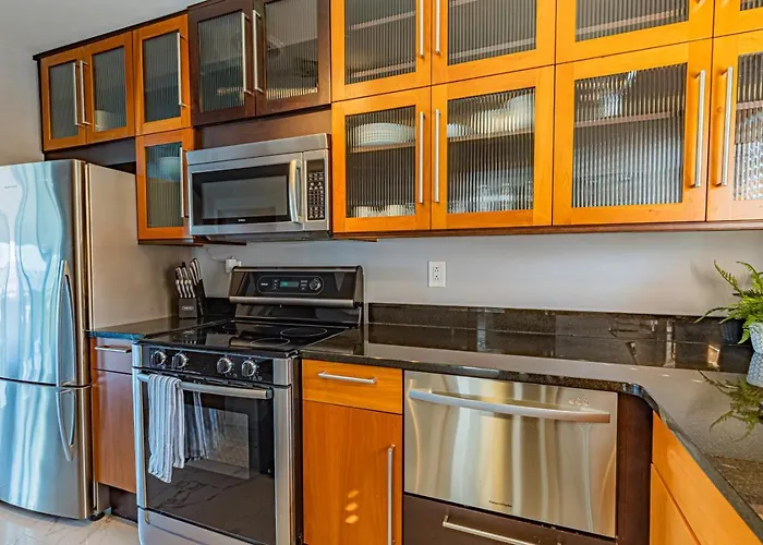Luxury Living And Skyline Views At Our Grandview Retreat *