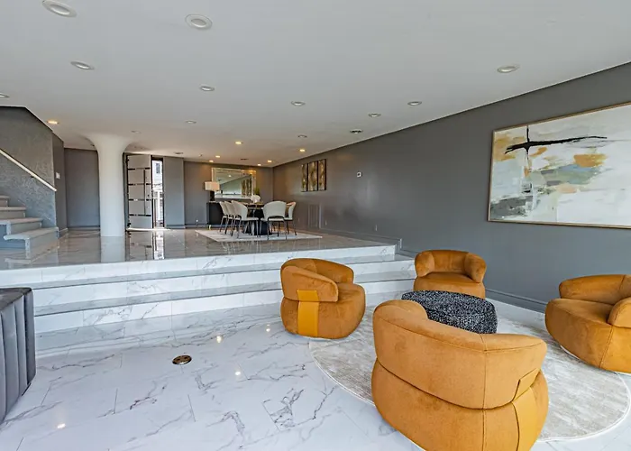 Luxury Living And Skyline Views At Our Grandview Retreat * Pittsburgh
