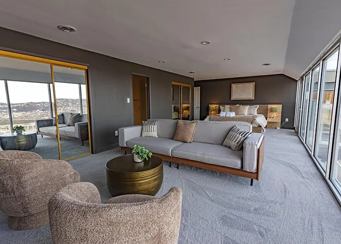 Luxury Living And Skyline Views At Our Grandview Retreat Pittsburgh