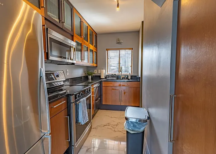 Luxury Living And Skyline Views At Our Grandview Retreat * Pittsburgh