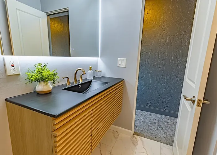 Apartment Luxury Living And Skyline Views At Our Grandview Retreat *